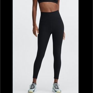 Fabletics - ULTRA HIGH-WAISTED POWERHOLD 7/8 LEGGING